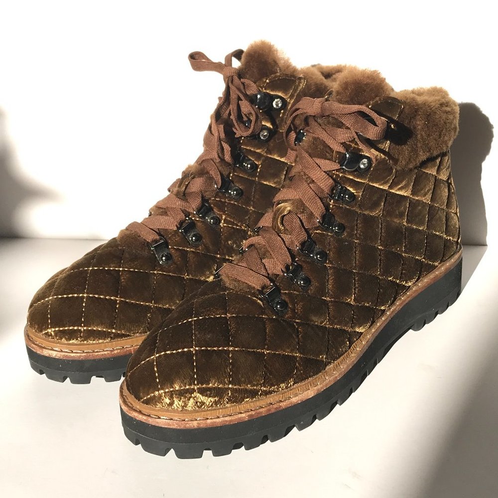 Lola Cruz Velvet Quilted Winter Booties 9